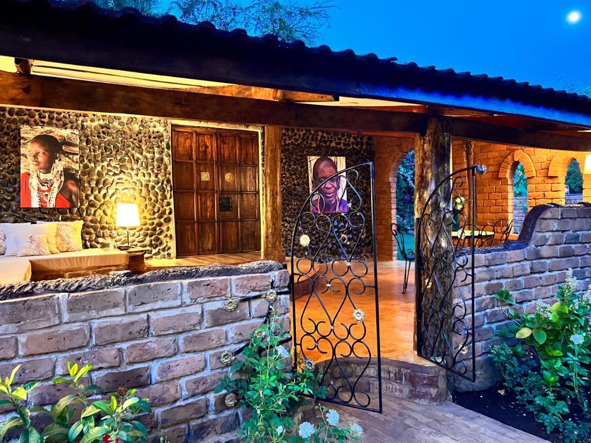 Pink Flamingo Boutique Hotel Moshi Exterior photo